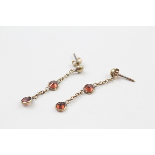 70 - 9ct gold garnet drop earrings, with scroll backs (0.7g)