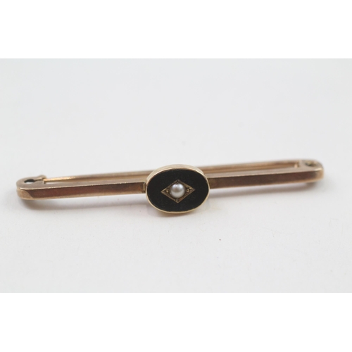 80 - 9ct gold antique black onyx & seed pearl bar brooch (3.2g)