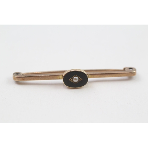 80 - 9ct gold antique black onyx & seed pearl bar brooch (3.2g)