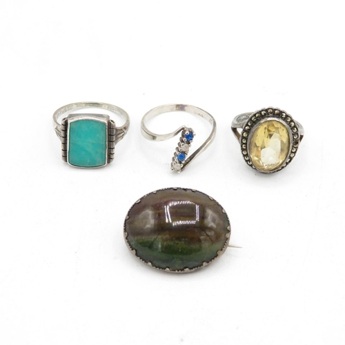 402 - Selection of old vintage silver rings and agate brooch