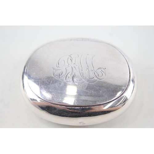 412 - Edwardian 1907 Birmingham Sterling Silver Squeeze Action Snuff Box (77g)