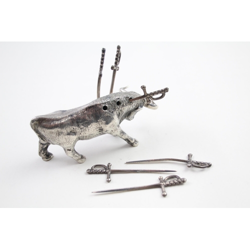 422 - Vintage .925 Sterling Silver Novelty Bull Form Cocktail Sticks Holder (108g)