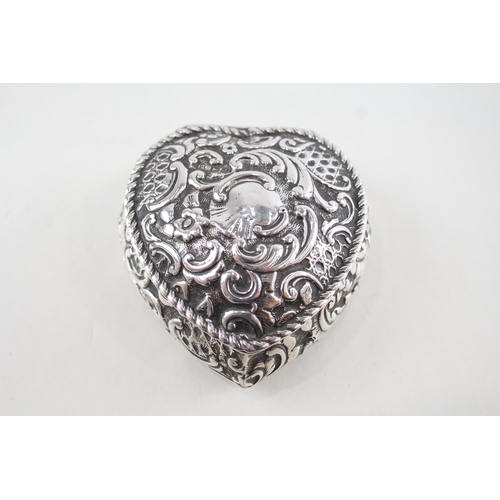 427 - Antique Victorian 1889 London Sterling Silver Heart Shaped Trinket Box (64g)