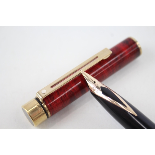 579 - Vintage SHEAFFER Targa Red Lacquer Fountain Pen w/ 14ct Gold Nib WRITING