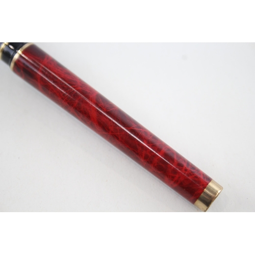 579 - Vintage SHEAFFER Targa Red Lacquer Fountain Pen w/ 14ct Gold Nib WRITING