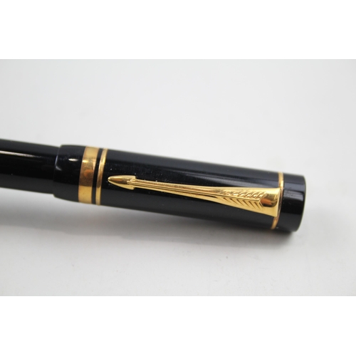 583 - PARKER Duofold Special Black Lacquer Fountain Pen w/ 18ct Gold Nib WRITING