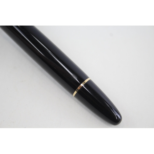 596 - Montblanc Meisterstuck Fountain Pen No.146 Black 14ct White Gold Nib WRITING