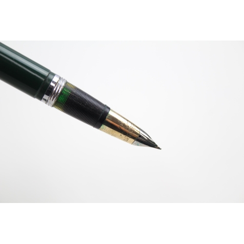 598 - Vintage SHEAFFER Snorkel Green Cased Fountain Pen w/ 14ct Gold Nib WRITING