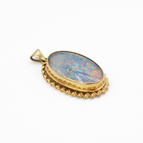 143 - 9ct gold oval opal triplet single stone pendant   - 4.6 g