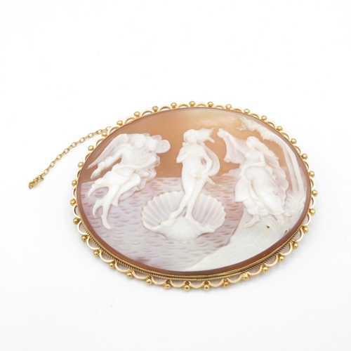 68 - 9ct gold shell cameo brooch of the birth of venus (16.6g) - As seen - Safety chain broken