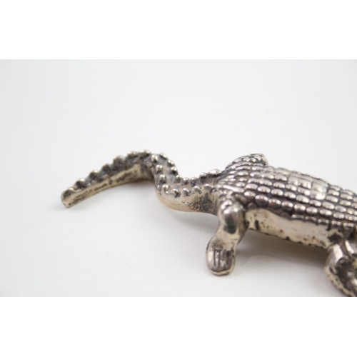 467 - Vintage Stamped .800 SILVER Novelty Crocodile Ornament / Paperweight 77g