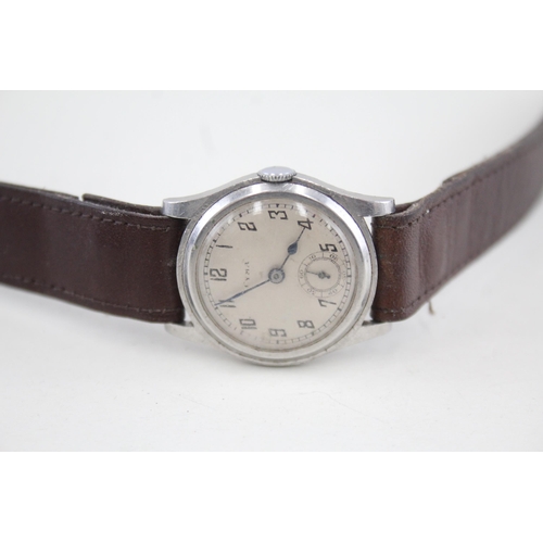 553 - Men's Vintage WRISTWATCHES Hand-wind Inc Cyma - Watch Runs -