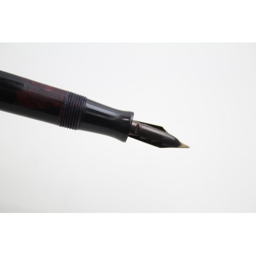 565 - Vintage PARKER Duofold Burgundy Fountain Pen w/ 14ct Nib WRITING