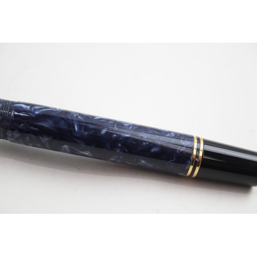 568 - PARKER Duofold Special Navy Lacquer Fountain Pen w/ 18ct Gold Nib WRITING