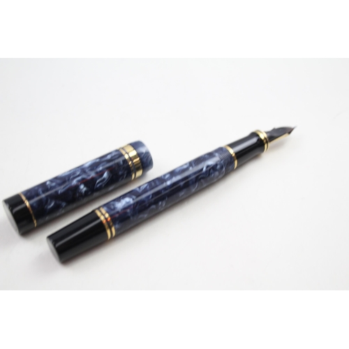 568 - PARKER Duofold Special Navy Lacquer Fountain Pen w/ 18ct Gold Nib WRITING