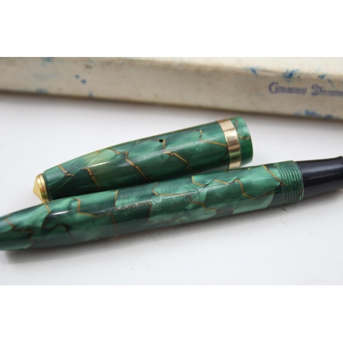 573 - Vintage CONWAY STEWART 84 Green Fountain Pen w/ 14ct Gold Nib WRITING  Boxed