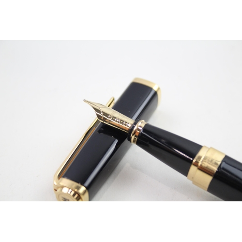 584 - WATERMAN Exception Black Lacquer Fountain Pen w/ 18ct Gold Nib WRITING