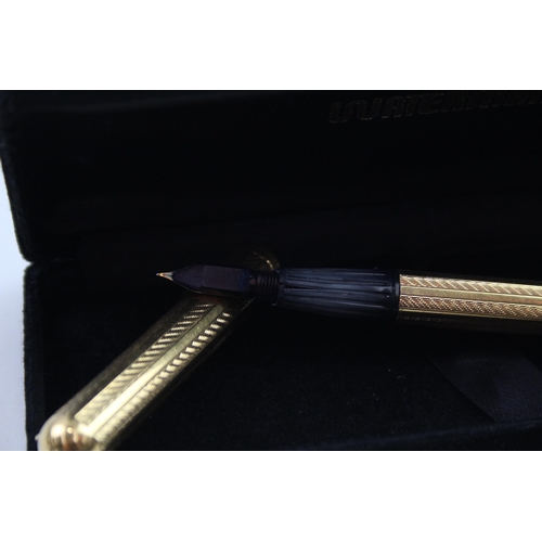 585 - Vintage WATERMAN Goutte Gold Plated Fountain Pen w/18ct Gold Nib WRITING