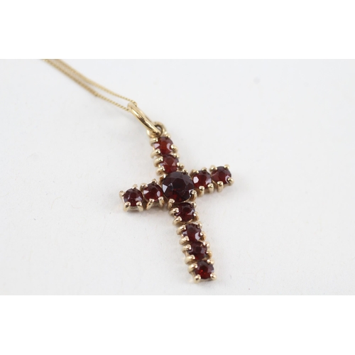 103 - 9ct gold garnet cross pendant necklace, claw set (1.6g)