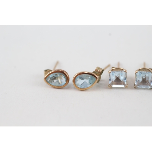 106 - 3 x 9ct gold topaz stud earrings (2.6g)