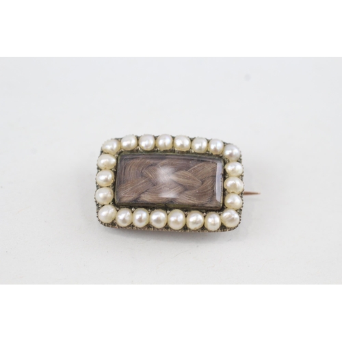 132 - 9ct gold antique pearl and hairwork brooch (3.4g)