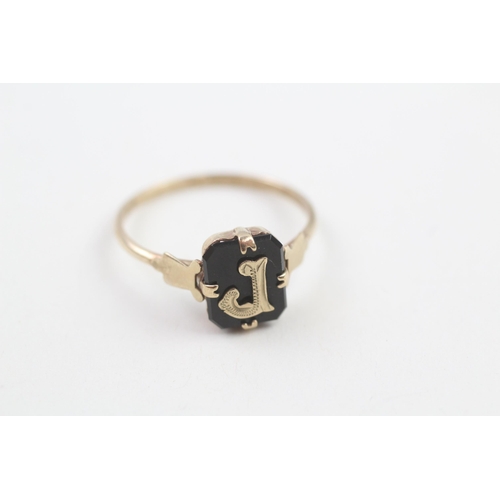 14 - 9ct gold vintage black onyx initial 'r' dress ring (1.8g) Size  S