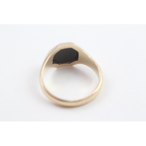 16 - 9ct gold hexagon cut black onyx dress ring (5.6g) Size  U