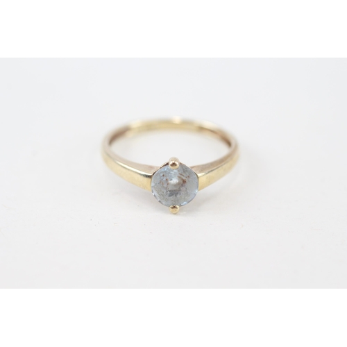 193 - 9ct gold aquamarine solitaire ring, claw set (1.5g) Size  M