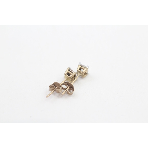 204 - 9ct gold diamond single stone stud earrings (0.4g)