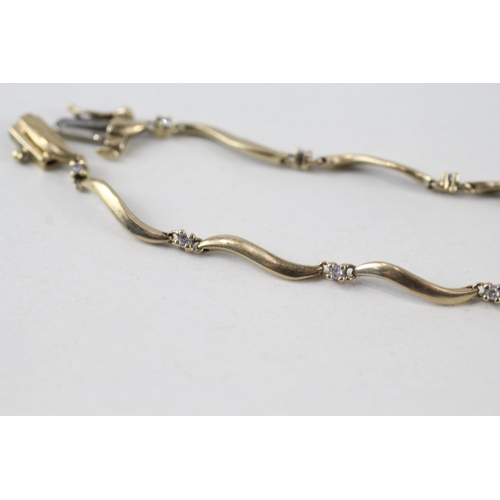 225 - 9ct gold diamond fancy link bracelet (3.4g)