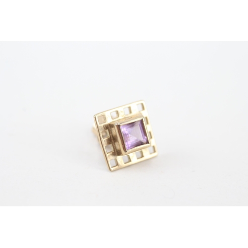 233 - 9ct gold amethyst square pattered stud earrings with scroll backs (2.7g)