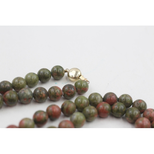 290 - 14ct gold clasped unakite bead necklace (73.5g)