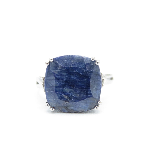 314 - HM 10ct white gold cocktail ring with large lapis lazuli centre stone (3.7g) Size  N