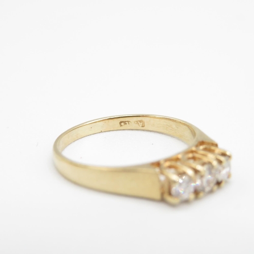 316 - 9ct gold and diamond ring size K   1.6g