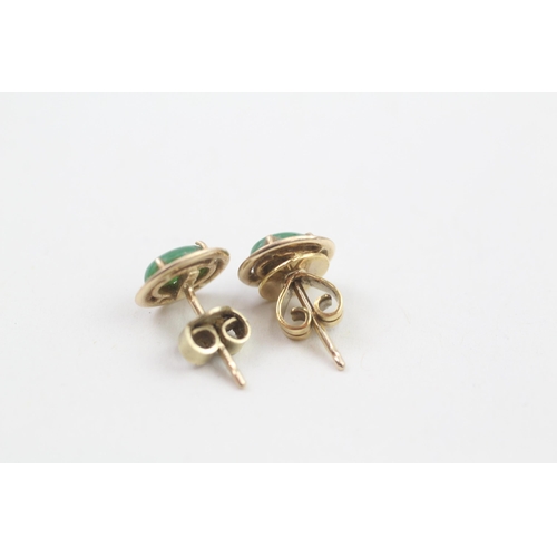 32 - 14ct gold jade stud earrings with scroll backs (1.4g)