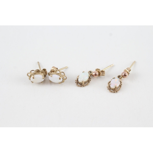 77 - 2 x 9ct gold opal earrings (1.7g)