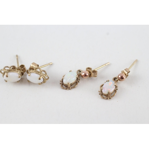 77 - 2 x 9ct gold opal earrings (1.7g)