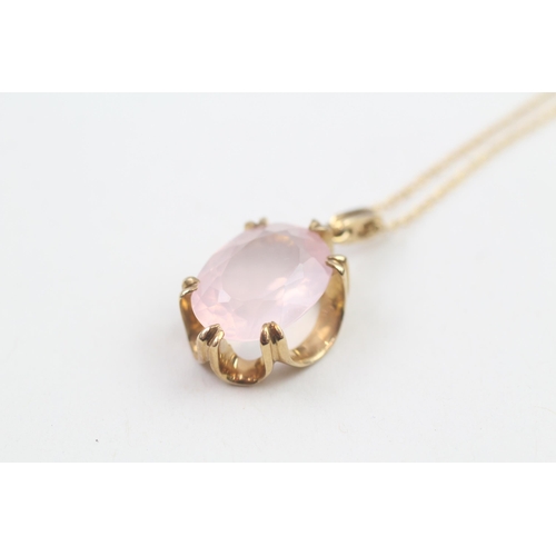 79 - 9ct gold oval cut rose quartz pendant necklace (3.7g)