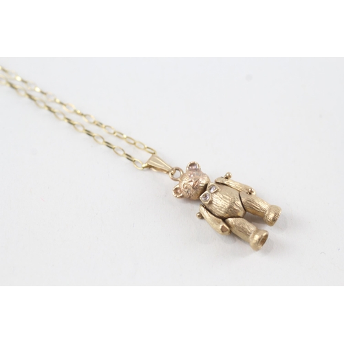 80 - 9ct gold cubic zirconia articulating bear pendant necklace (3.5g)