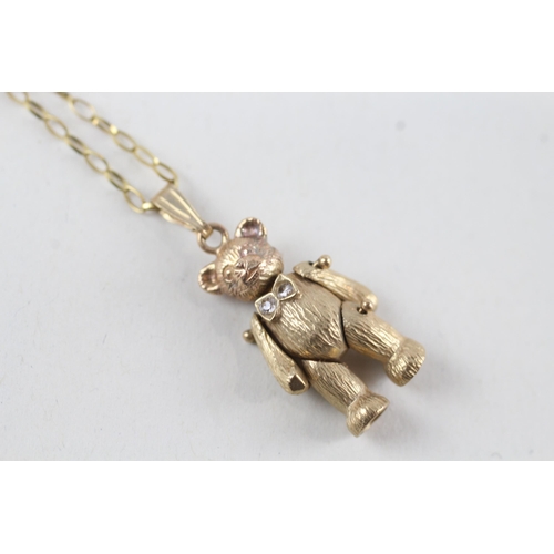 80 - 9ct gold cubic zirconia articulating bear pendant necklace (3.5g)