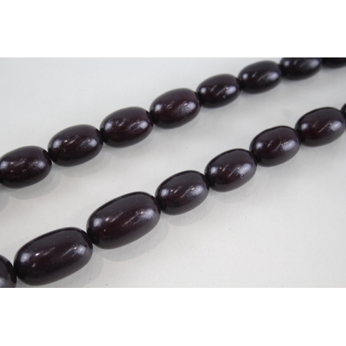 324 - Deep cherry Bakelite graduated necklace (86g)