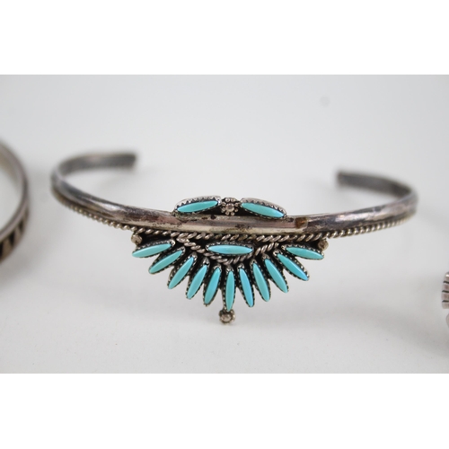 356 - A collection of silver Native American jewellery including Milton Lasiloo (28g)