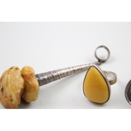 362 - A collection of silver Butterscotch Amber jewellery (47g)