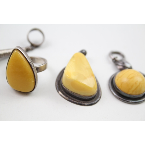 362 - A collection of silver Butterscotch Amber jewellery (47g)