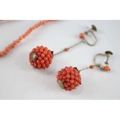 376 - A collection of antique Coral jewellery (20g)