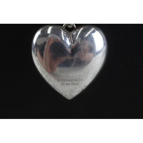 386 - Silver puffed heart pendant necklace by designer Tiffany & Co (11g)