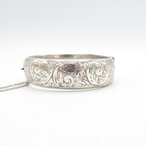 370 - HM silver bangle with safety chain  30g