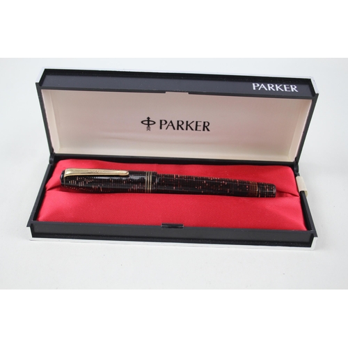 563 - Vintage PARKER Vaccumatic Burgundy Fountain Pen w/ 14ct Nib WRITING Boxed