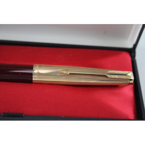 568 - Chalk Marked Vintage PARKER 61 Burgundy Fountain Pen w/ 14ct Gold Nib WRITING