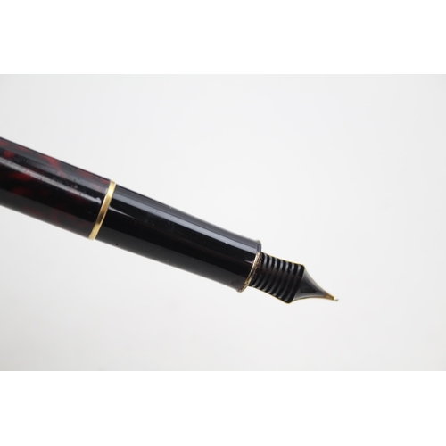 579 - Vintage PARKER Sonnet Burgundy Lacquer Fountain Pen w/ 18ct Gold Nib WRITING